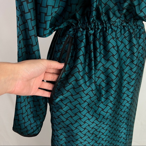 Janice Wainwright Vintage 1970s Teal Blue Black Print Cowl Neck Dolman Dress 8 - Picture 8 of 12